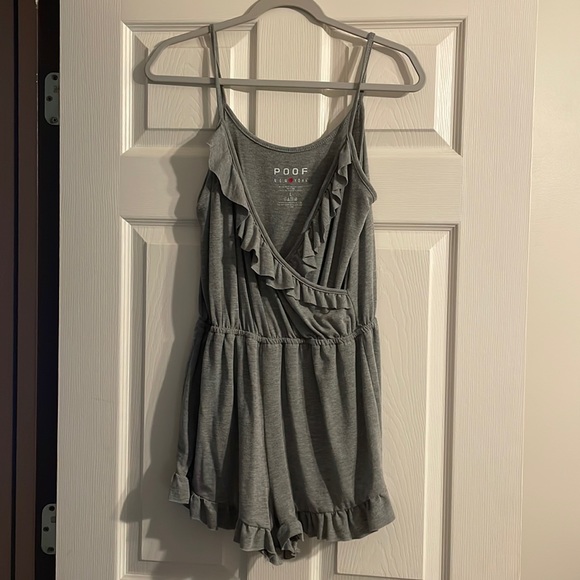 Gray Poof NY Large romper - Picture 1 of 1